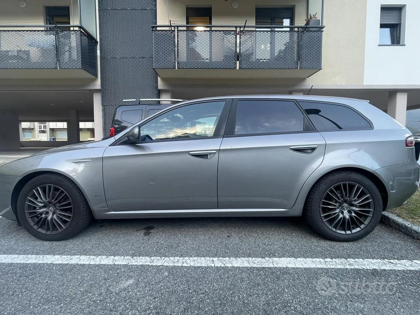 Alfa Romeo 159 2011 photo 3