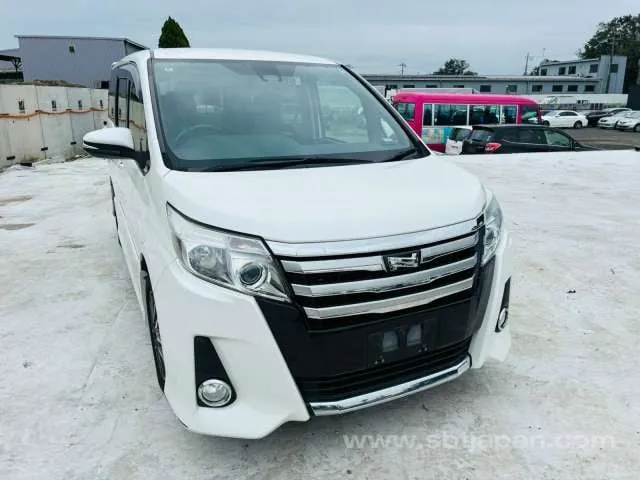 Toyota Noah Si
