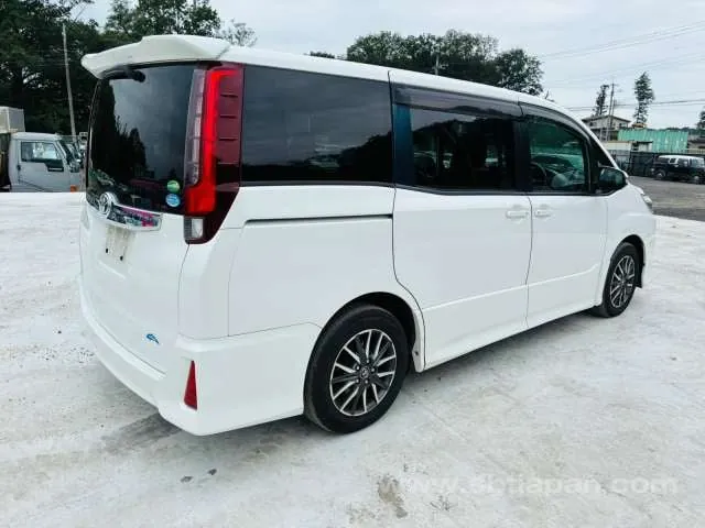 Toyota Noah Si 2016 photo 4