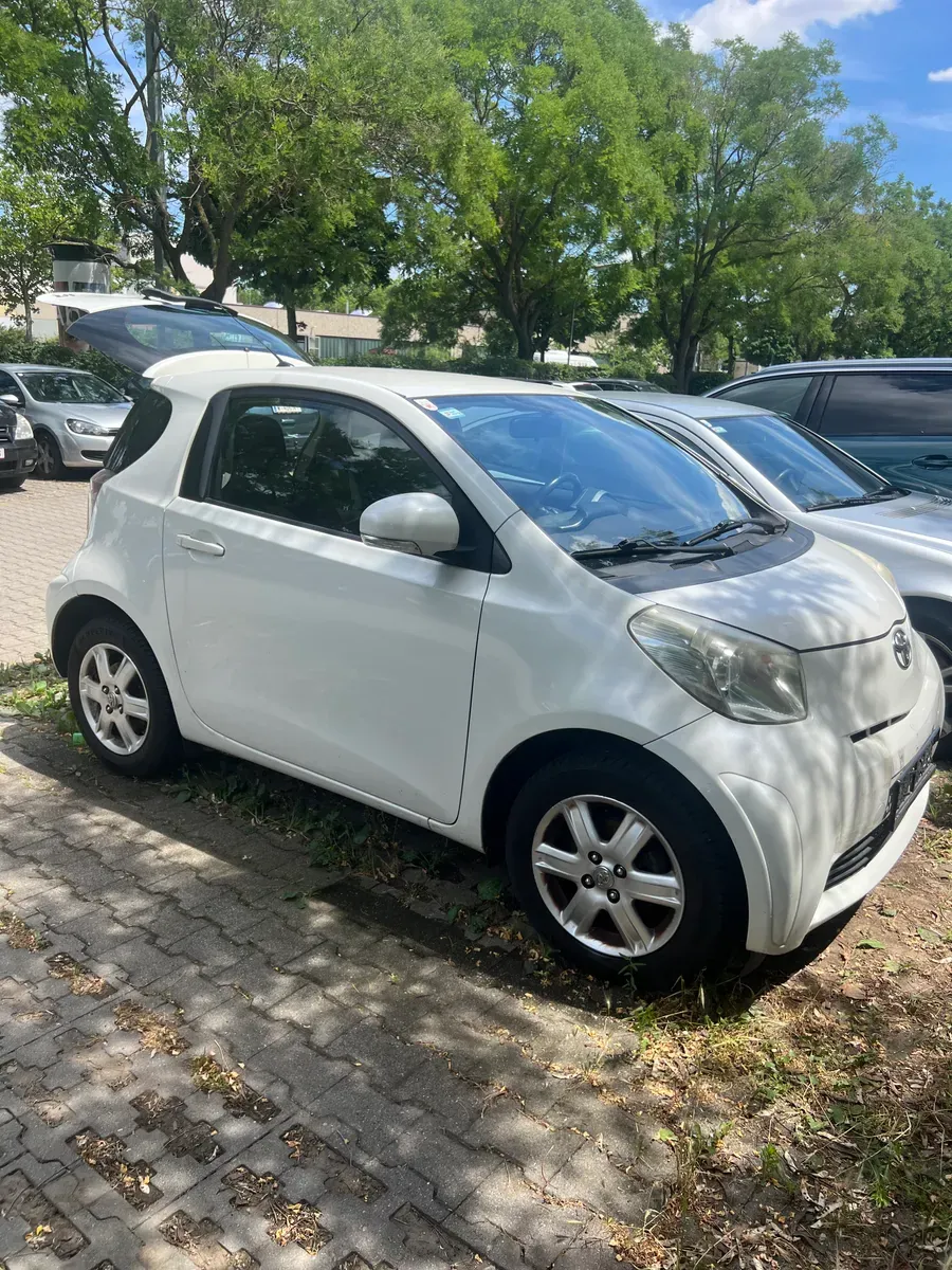 Toyota Iq