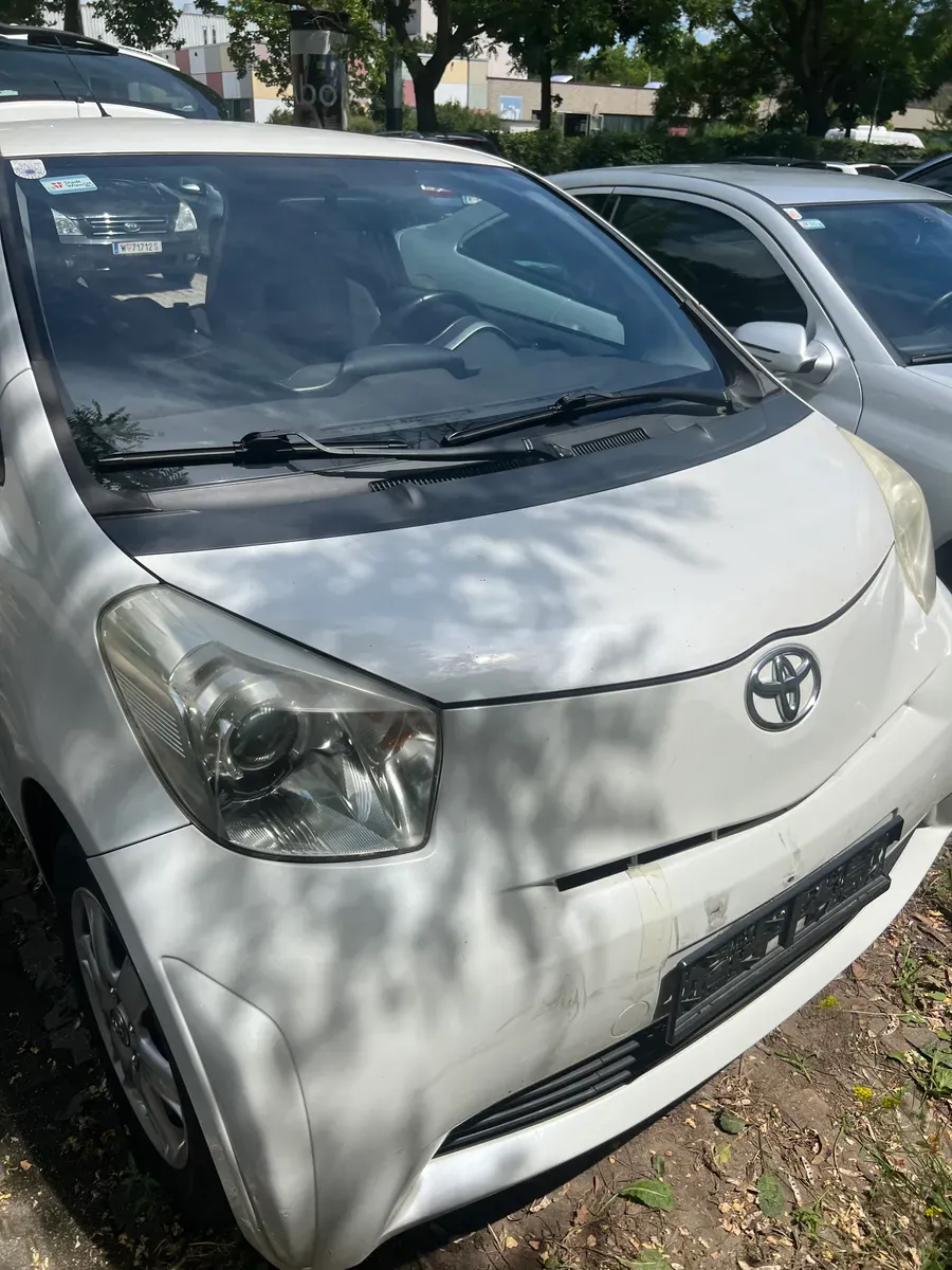Toyota Iq 2009 photo 2