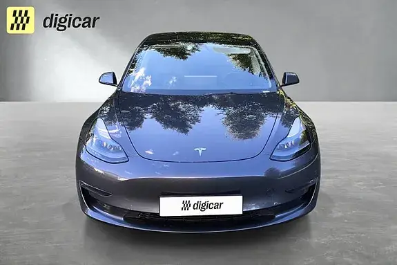 Tesla Model 3 2023 photo 2