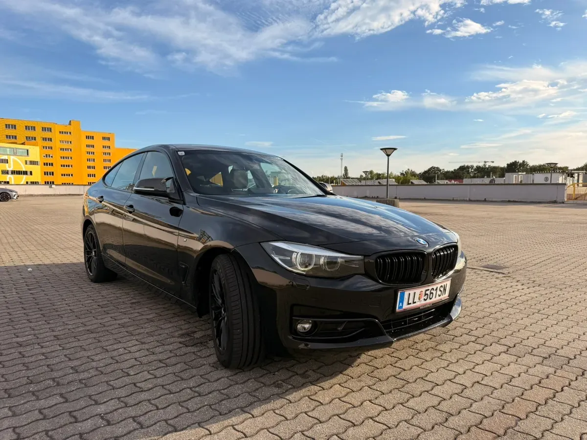 BMW 3 Series 2017 photo 2