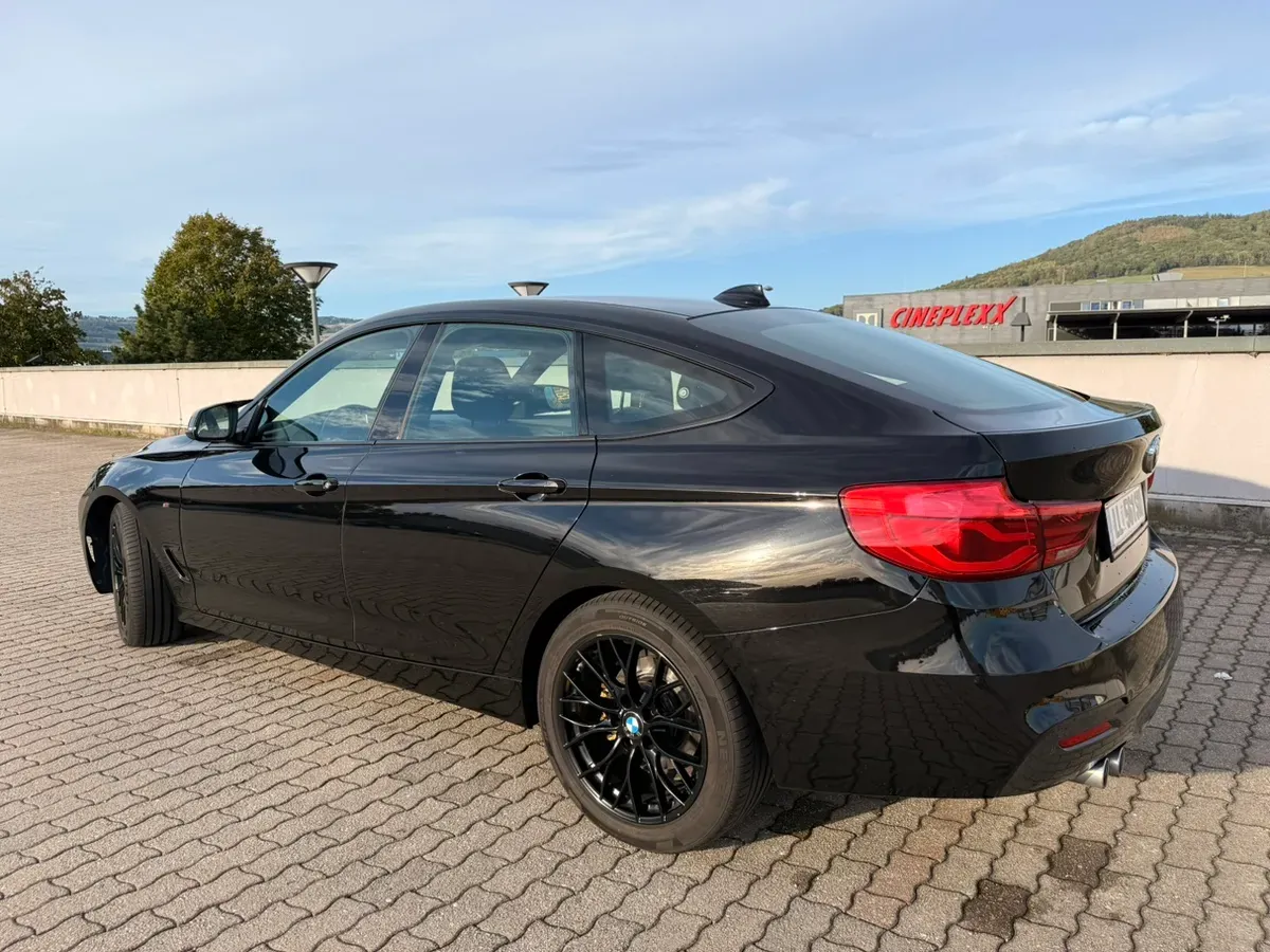 BMW 3 Series 2017 photo 3