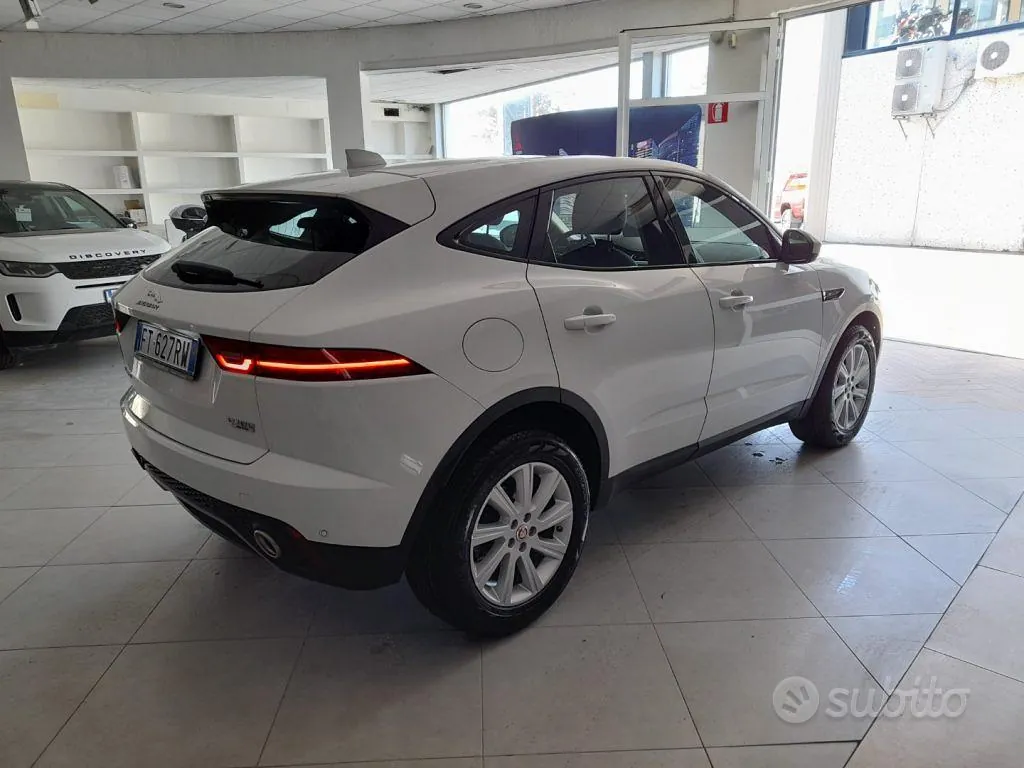 Jaguar E-Pace 2019 photo 3