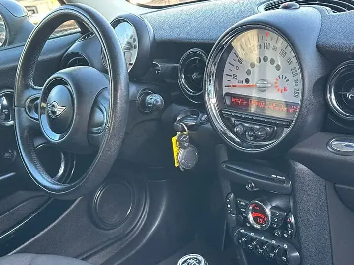 Mini One 2012 photo 2