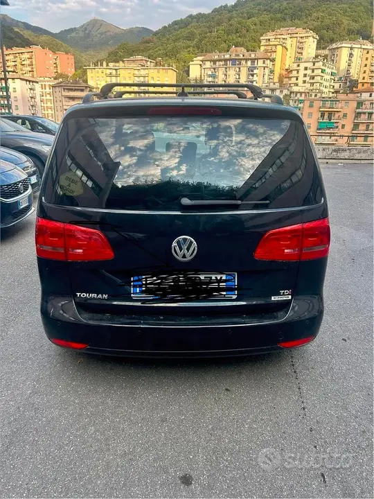 Volkswagen Touran 2015 photo 2