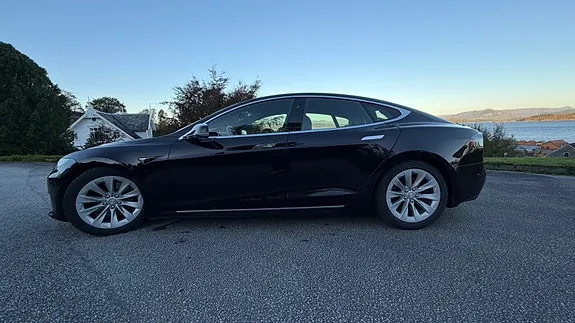 Tesla Model S 2018 photo 3