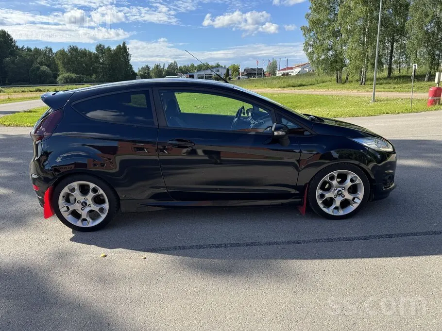 Ford Fiesta 2014 photo 3