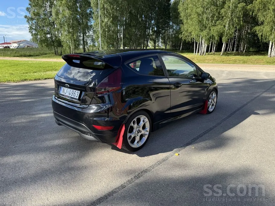 Ford Fiesta 2014 photo 4