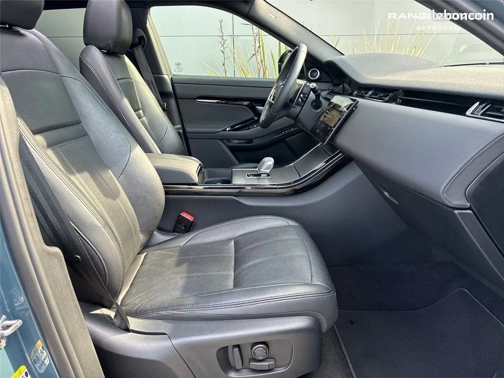 Land Rover Range Rover Evoque 2023 photo 3
