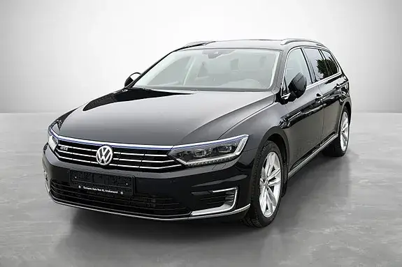 Volkswagen Passat 2018 photo 2