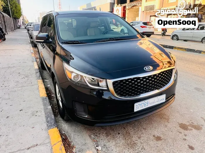 Kia Sedona 2017 photo 2