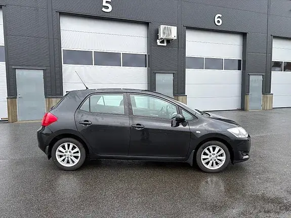 Toyota Auris 2008 photo 2