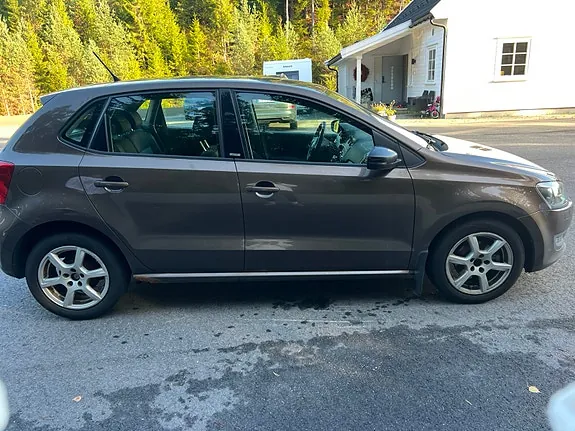 Volkswagen Polo 2011 photo 2