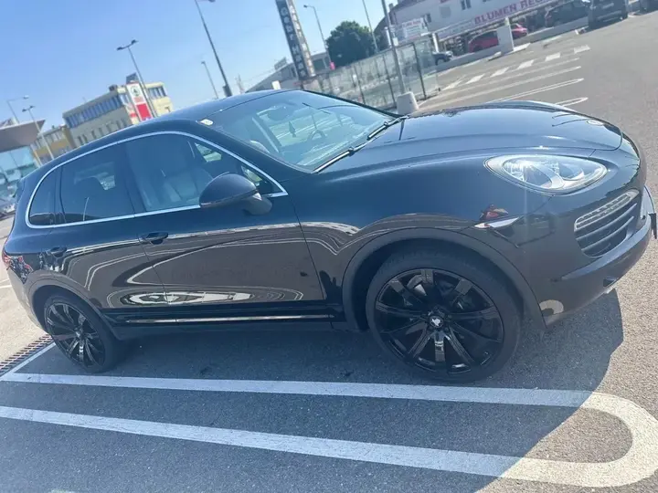 Porsche Cayenne 2012 photo 3