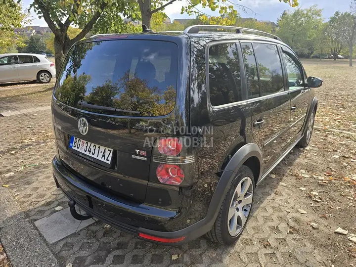 Volkswagen Touran 2010 photo 4
