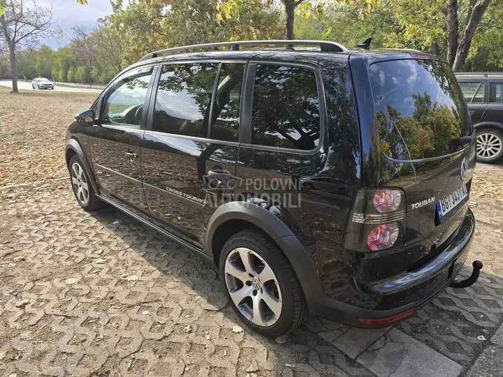 Volkswagen Touran 2010 photo 3