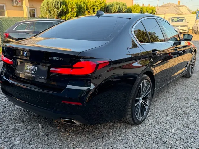 BMW 5 Series 2021 photo 3