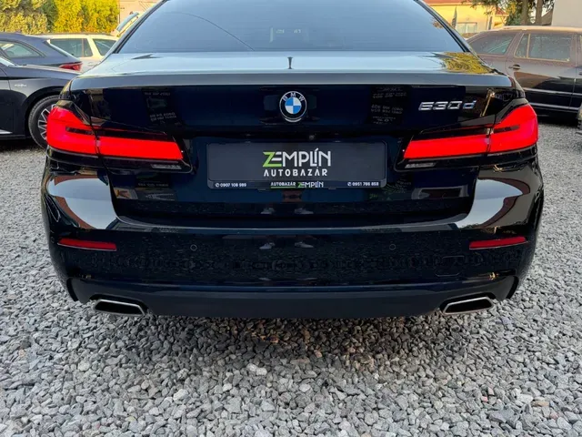 BMW 5 Series 2021 photo 2