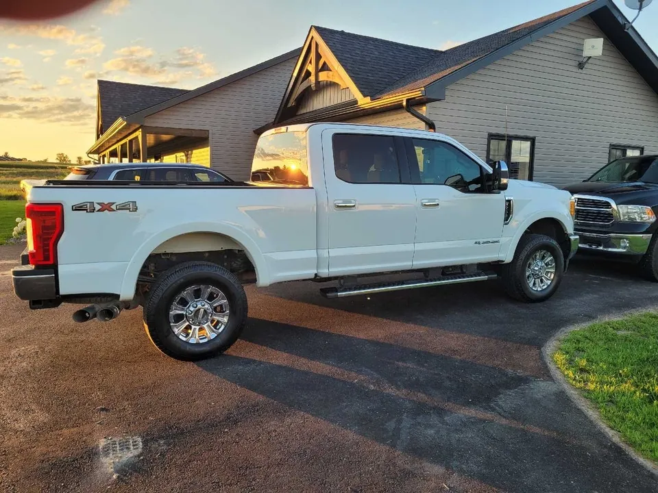 Ford F250 2017 photo 2