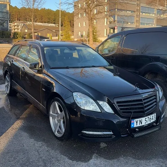 Mercedes-Benz E200 D 2012 photo 4