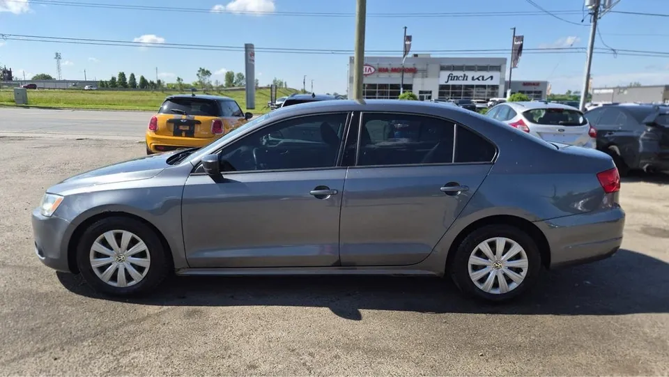 Volkswagen Jetta 2013 photo 2