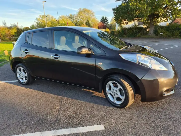 Nissan Leaf 2015 photo 2