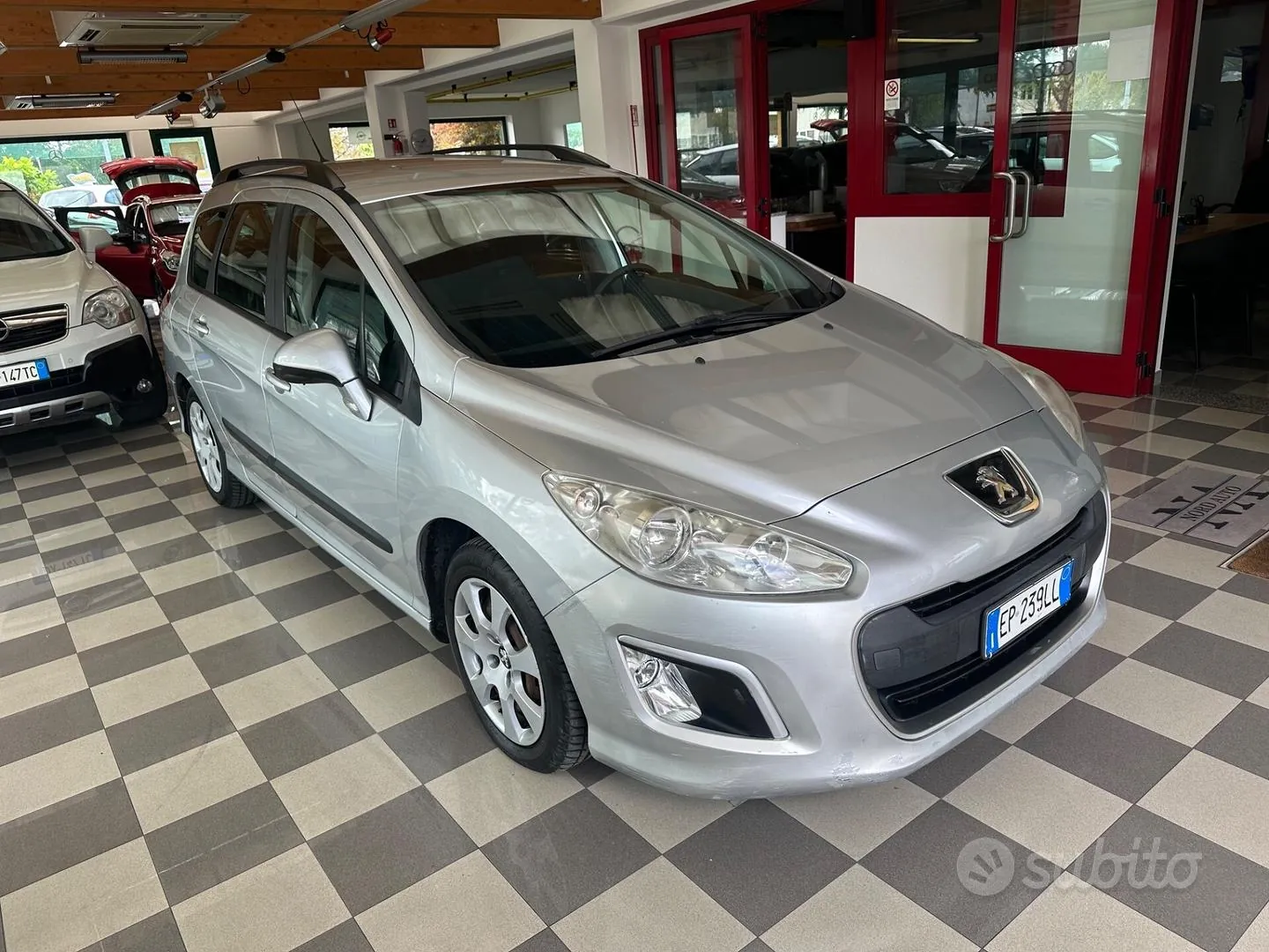 Peugeot 308 2013 photo 3