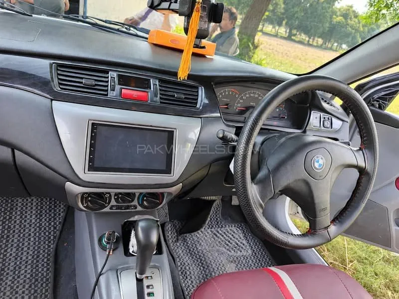 Mitsubishi Lancer