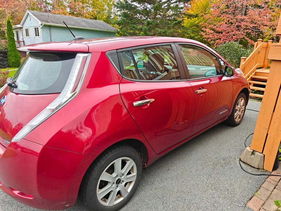 Nissan Leaf 2015 photo 3
