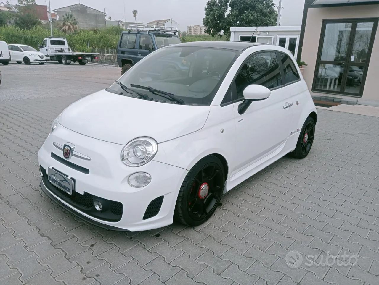 Abarth 500 2010 photo 2