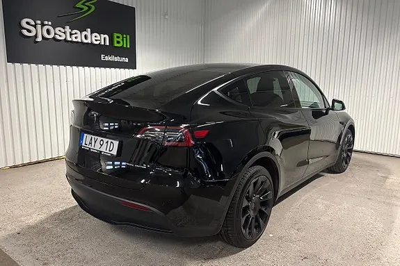 Tesla Model Y 2025 photo 5