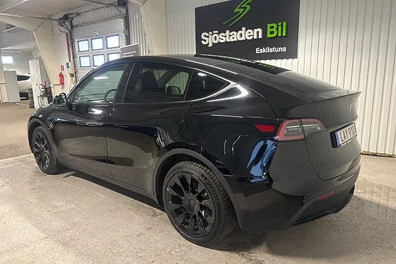 Tesla Model Y 2025 photo 3