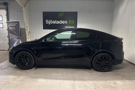 Tesla Model Y 2025 photo 2