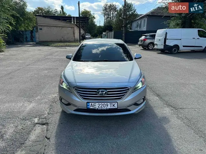Hyundai Sonata 2015 photo 2