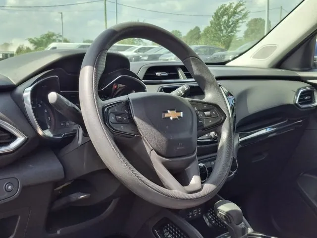 Chevrolet Trailblazer 2021 photo 2