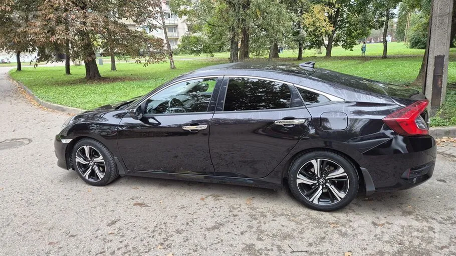 Honda Civic 2018 photo 3