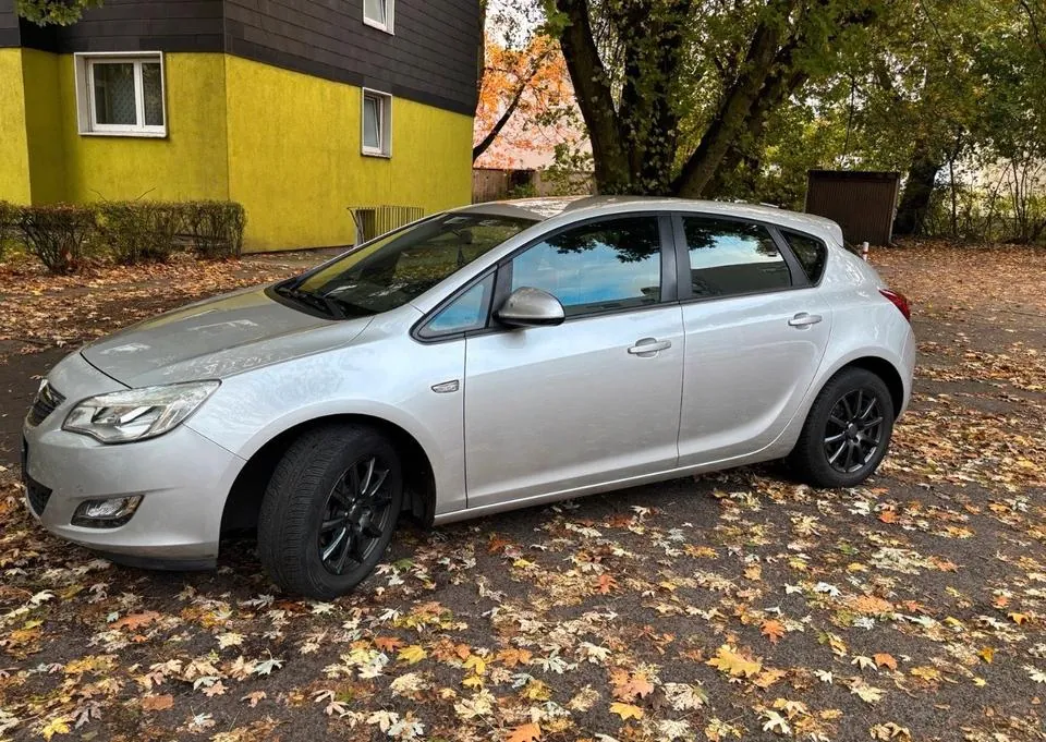 Opel Astra J