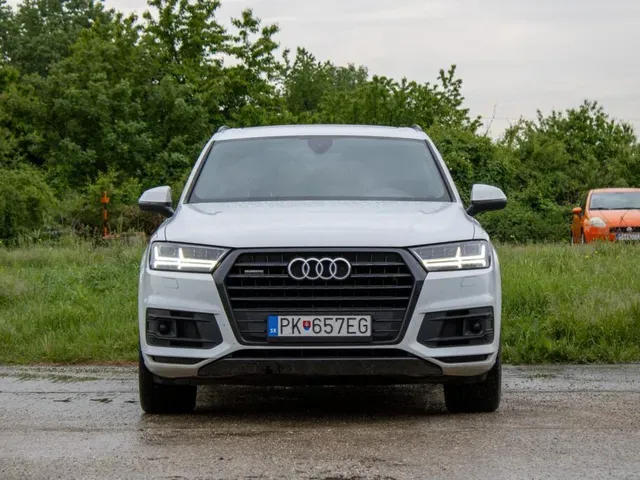 Audi Q7 2017 photo 2