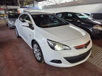 Opel Astra 2013 photo 2