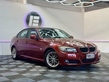 BMW 320I 2010 photo 2