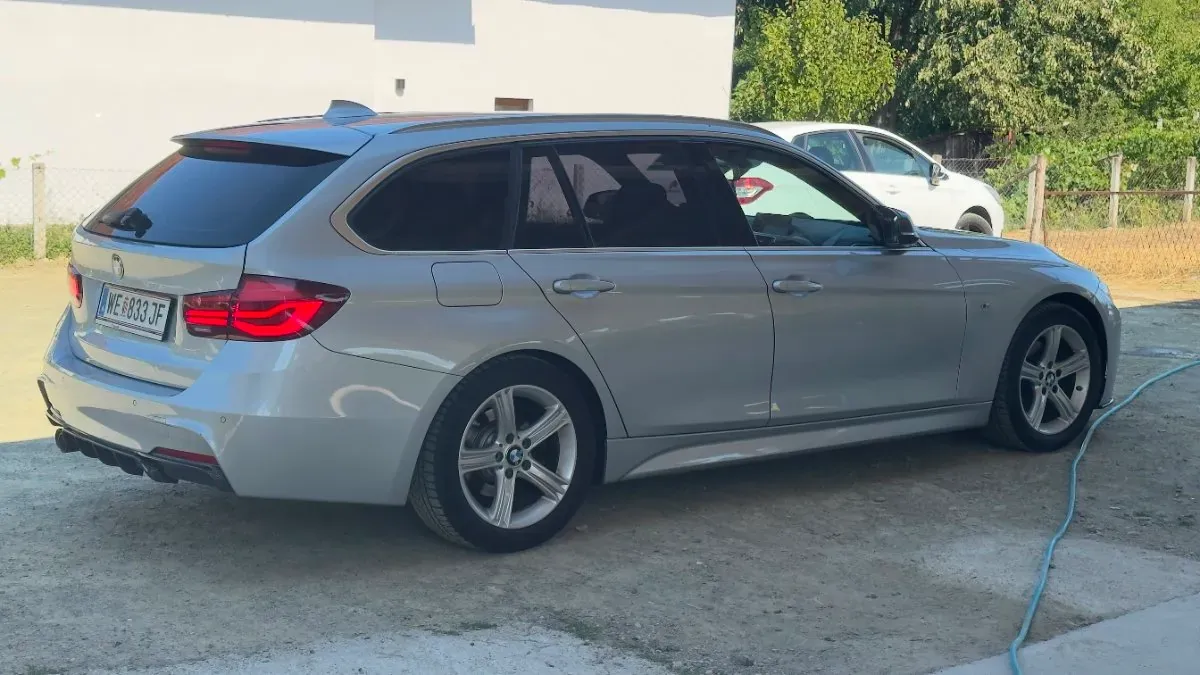 BMW 3 Series 2018 photo 3