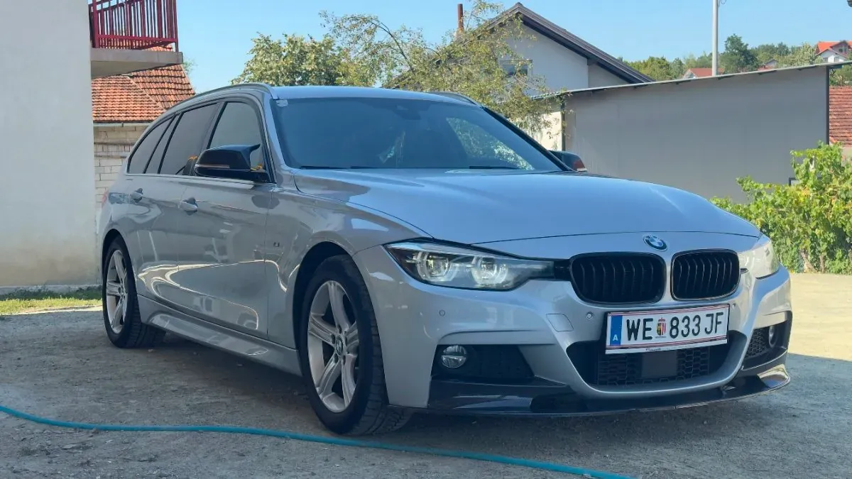 BMW 3 Series 2018 photo 2