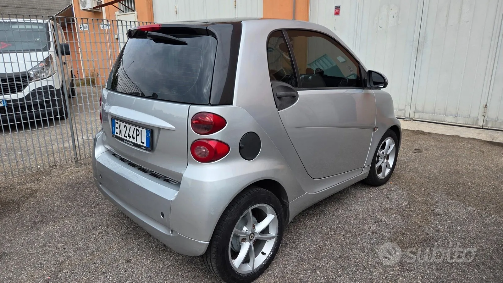 Smart Fortwo 2012 photo 4
