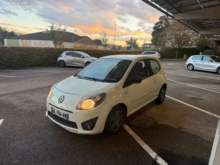 Renault Twingo 2011 photo 2