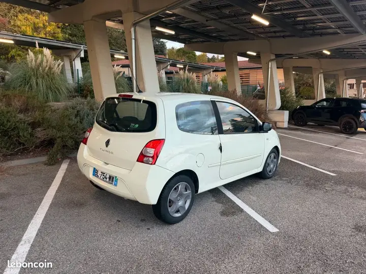 Renault Twingo 2011 photo 4