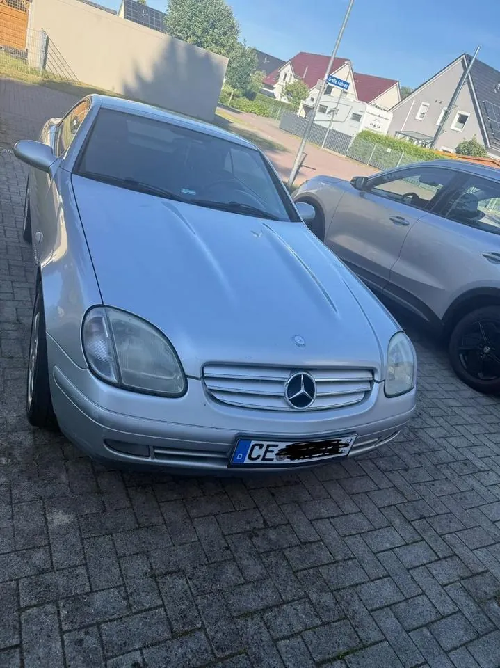 Mercedes-Benz 230
