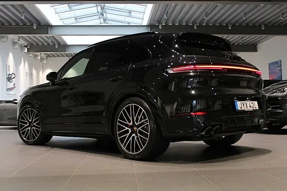 Porsche Cayenne S 2026 photo 2