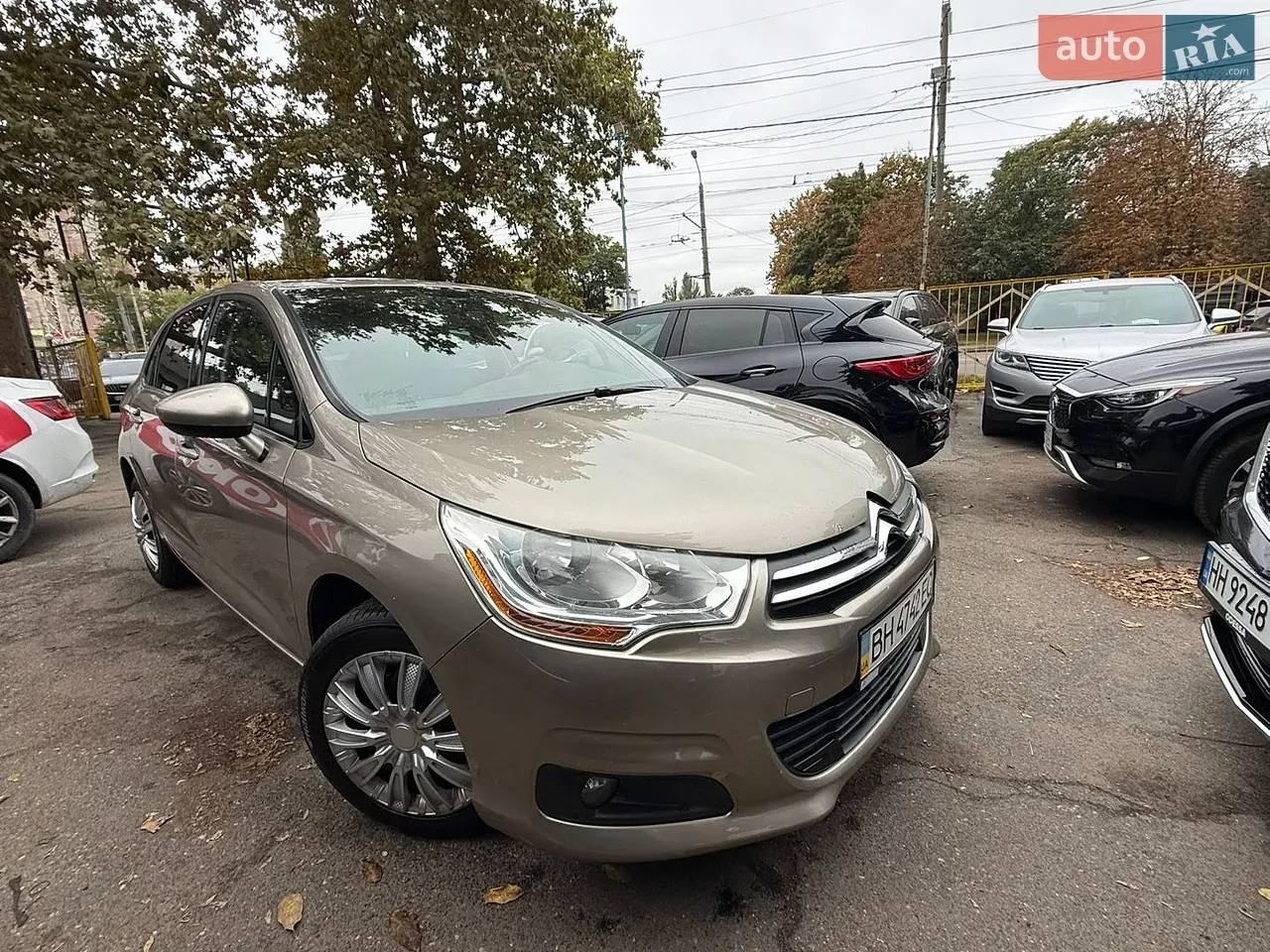 Citroen C4 2012 photo 2